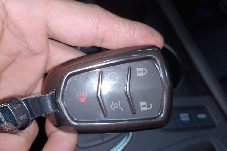 凯迪拉克XT5 2022款 2.0T 两驱豪华型中控内饰11