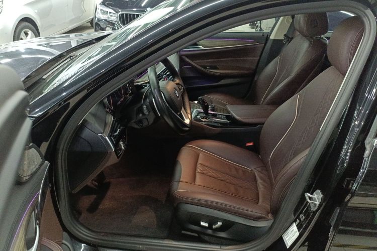 宝马5系 2018款 530Li 尊享型 豪华套装中控内饰19