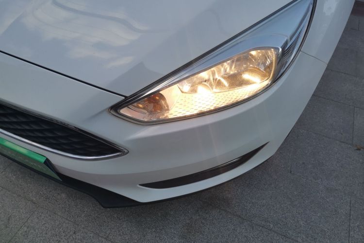 福特 福克斯 2015款 两厢 1.6L 自动舒适型局部细节36