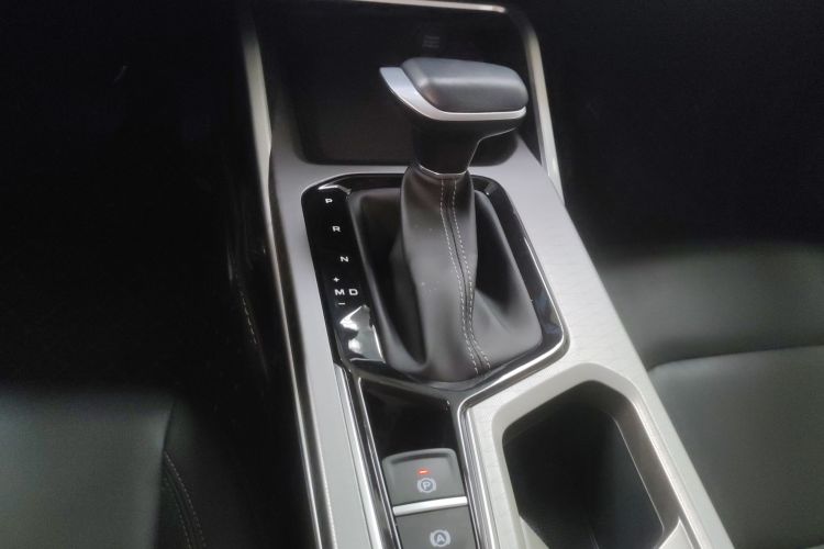 吉利汽车 帝豪 2025款 第4代 1.5L CVT龙腾版中控内饰18