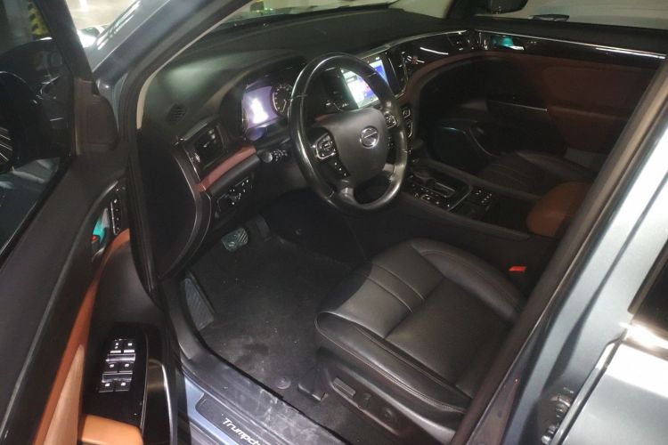 广汽传祺 传祺GS8 2017款 320T 两驱豪华智联版（七座）中控内饰7003