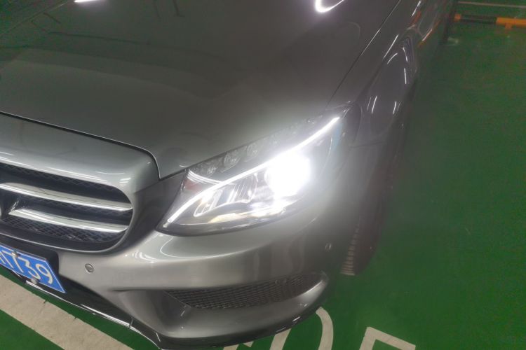 奔驰C级 2018款 C 200 运动版局部细节36