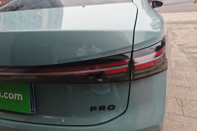 大众 帕萨特 2025款 Pro 380TSI 星空龙尊版车身外观9