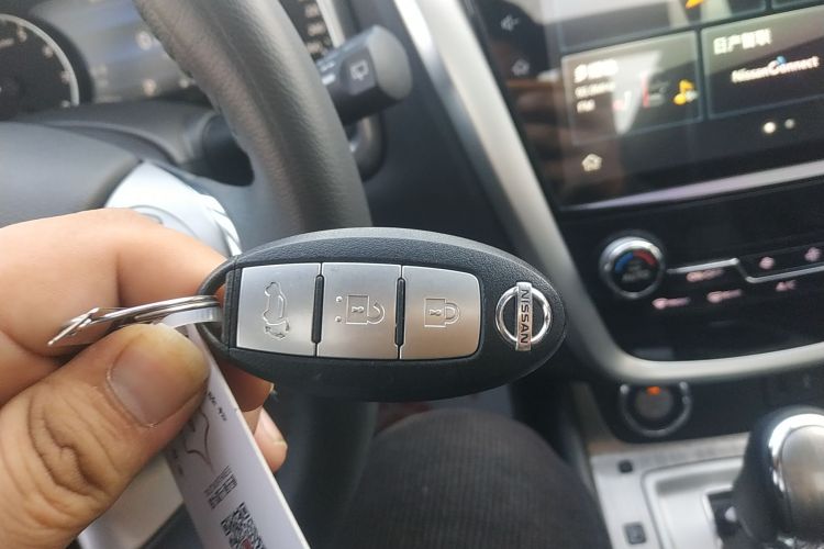 日产 楼兰 2019款 2.5L XL 两驱智联豪华版 国VI中控内饰7001