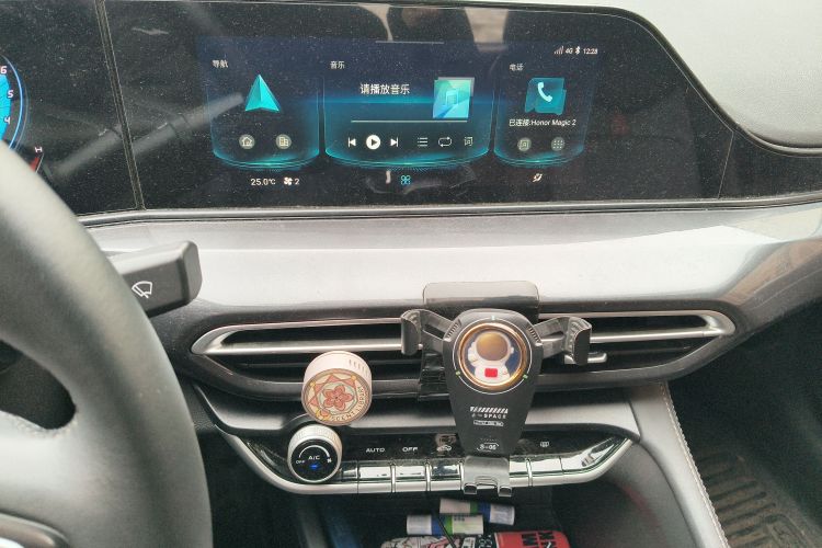 长安 逸动 2020款 PLUS 蓝鲸NE 1.4T GDI DCT尊贵型中控内饰16
