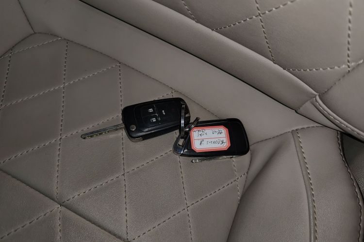 雪佛兰 迈锐宝 2014款 2.0L 自动舒适版中控内饰7001