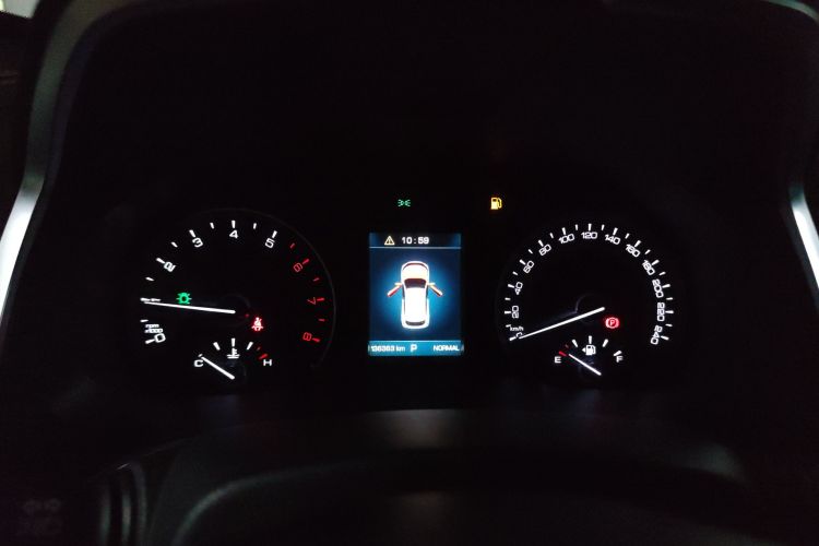 魏牌 VV5 2019款 升级款 2.0T 两驱超豪型 国V局部细节14