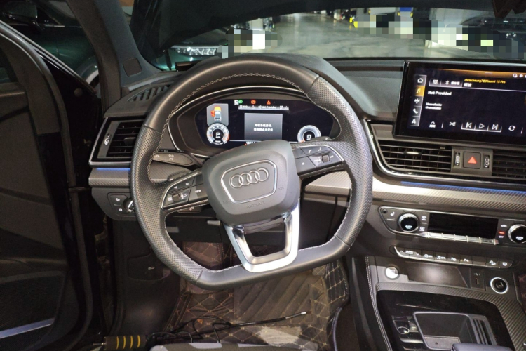 奥迪Q5L Sportback 2021款 45 TFSI 豪华型中控内饰13