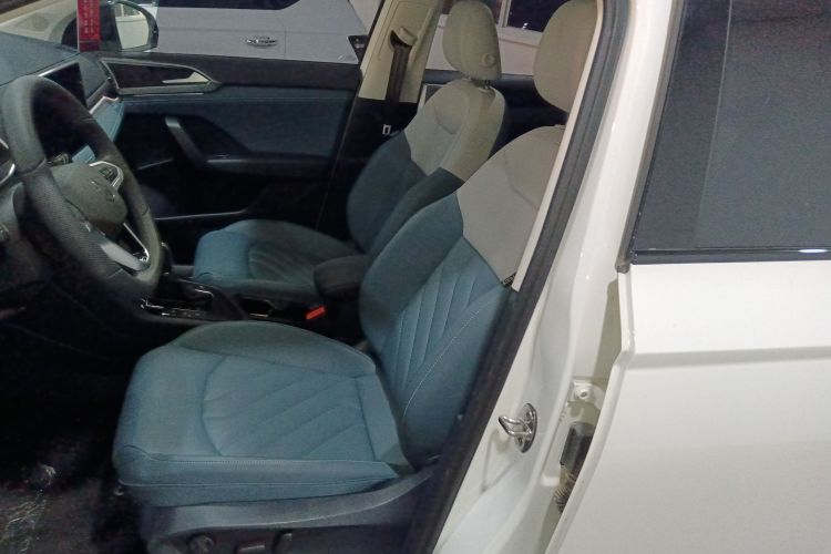 大众 途岳 2024款 300TSI 两驱月尊版中控内饰19