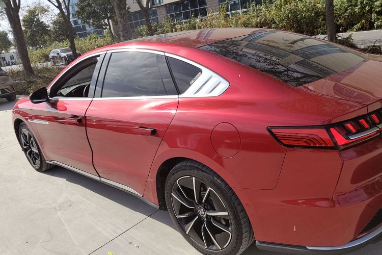 比亚迪 汉 2020款 EV 四驱高性能版旗舰型车身外观4