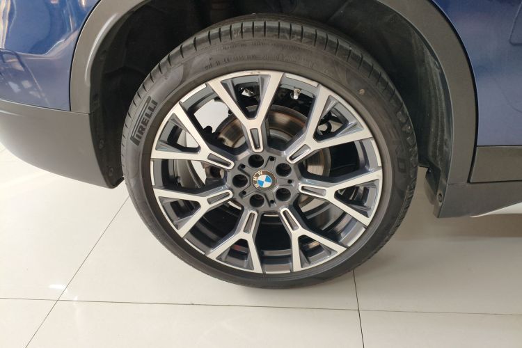 宝马X1 2020款 xDrive25Li 尊享型车身外观6008