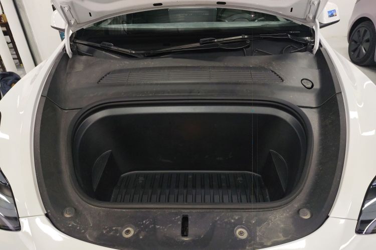 特斯拉 Model Y 2024款 后轮驱动版机舱底盘24