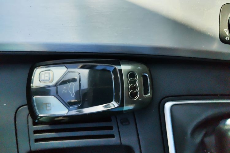 奥迪A4L 2020款 40 TFSI 豪华动感型中控内饰11