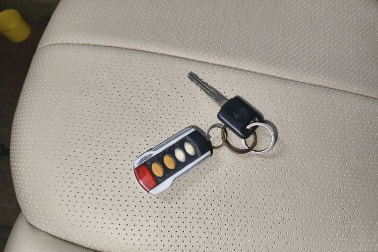 日产 轩逸 2012款 经典 1.6XE 手动舒适版中控内饰11