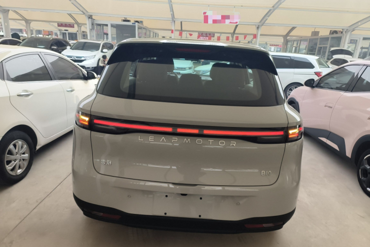 零跑汽车 零跑B10 2025款 510悦享版车身外观6