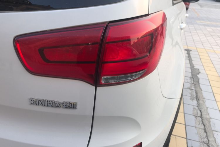 起亚 智跑 2016款 2.0L 自动两驱版GL车身外观9