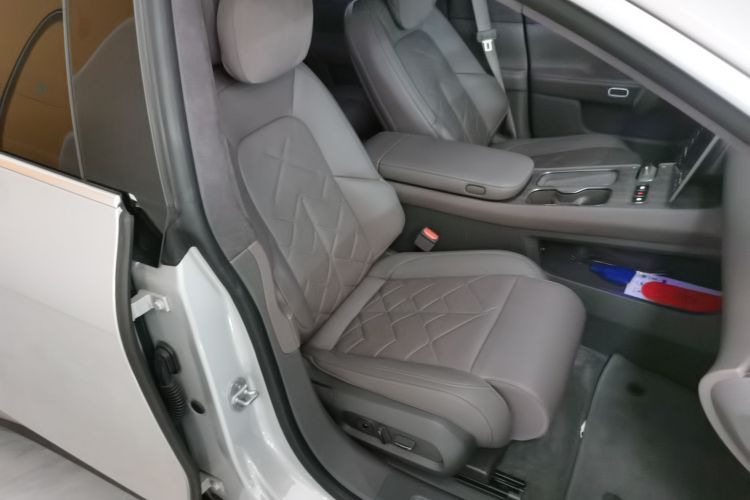 蔚来ET7 2024款 75kWh 行政版局部细节41