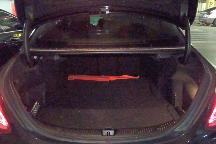 奔驰C级 2015款 C 180 L 运动型局部细节23