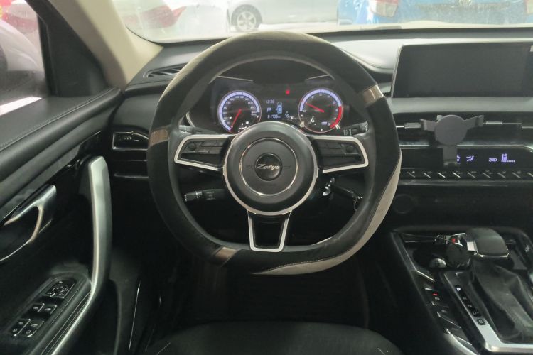 众泰T500 2018款 1.5T 自动豪华型中控内饰13