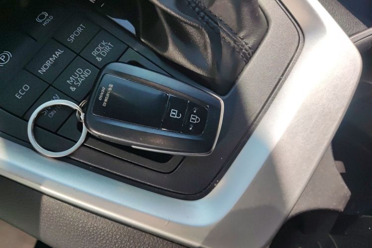 丰田 威兰达 2021款 2.0L CVT四驱豪华版中控内饰11