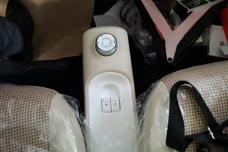 五菱汽车 宏光MINIEV 2024款 第三代 215km 青春版中控内饰18