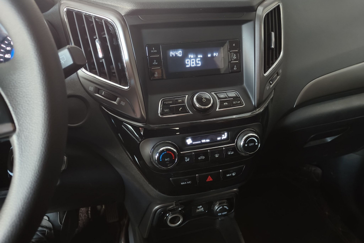 长安CS15 2016款 1.5L 手动时尚版局部细节16