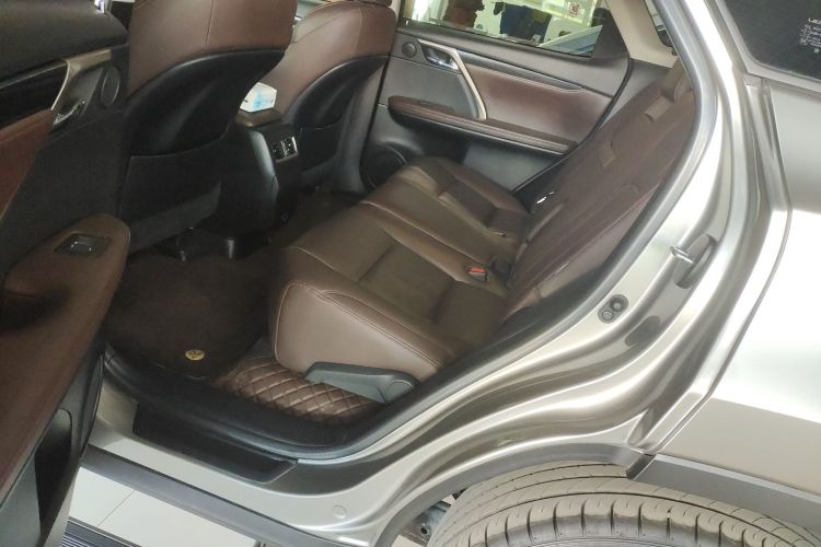 雷克萨斯RX 2020款 改款 300 四驱典雅版中控内饰21