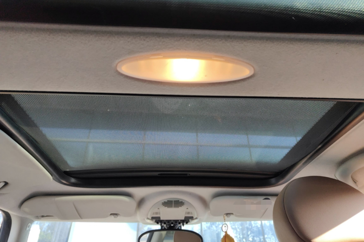 MINI 2010款 1.6L COOPER 50 Mayfair中控内饰22