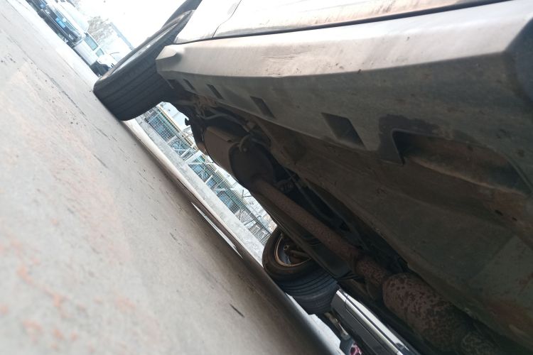 比亚迪S6 2014款 2.0L 手动豪华型 5座局部细节9001