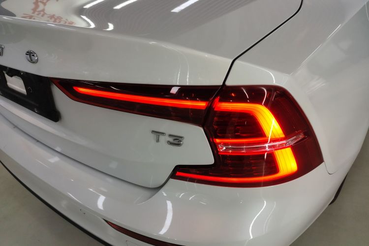 沃尔沃S60 2021款 T3 智行豪华版车身外观9