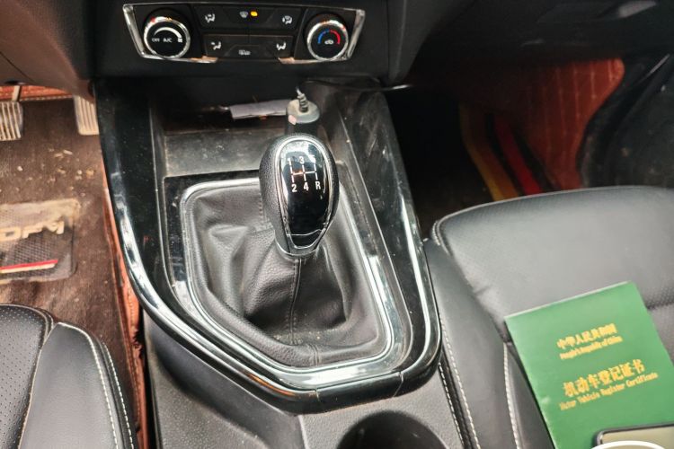 东风风光 风光S560 2018款 1.8L 手动都市型 7座中控内饰18