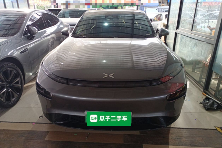 小鹏P7 2022款 480G车身外观2