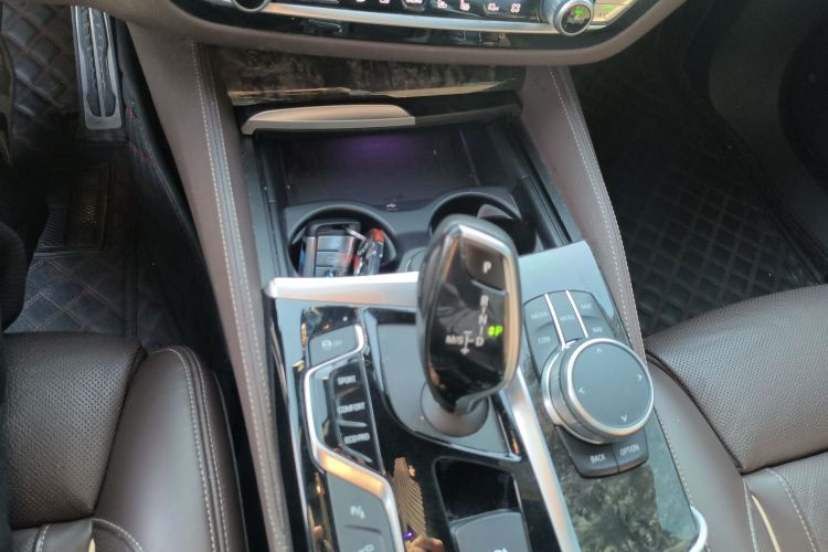 宝马6系GT 2020款 630i M运动大旅行家版中控内饰18