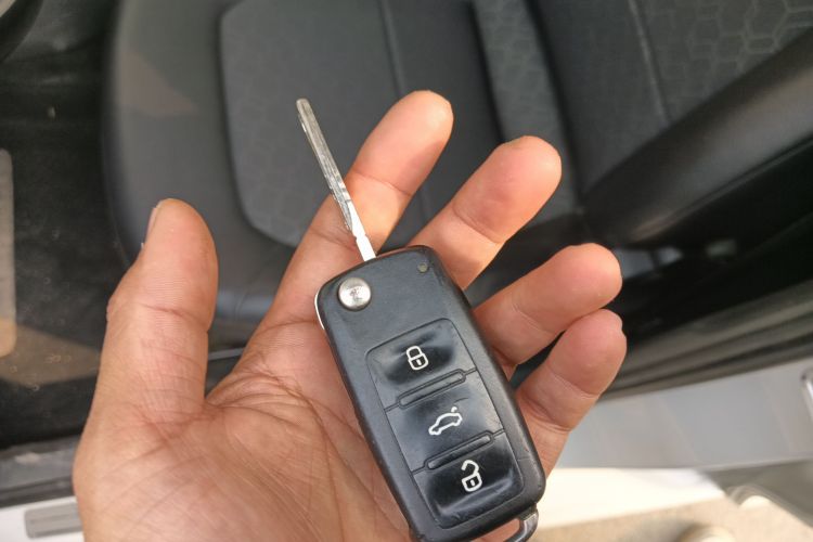 大众 桑塔纳 2015款 1.6L 自动舒适版中控内饰11