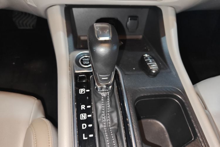 日产 轩逸 2020款 1.6L XL CVT悦享版中控内饰18