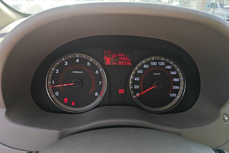 现代 瑞纳 2010款 三厢 1.4L 自动时尚型GT局部细节14