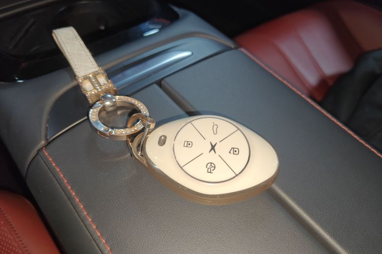 小鹏P7 2021款 480E中控内饰11