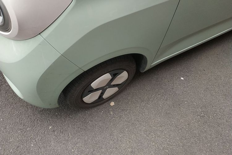 五菱汽车 宏光MINIEV 2024款 第三代 215km 进阶版车身外观35