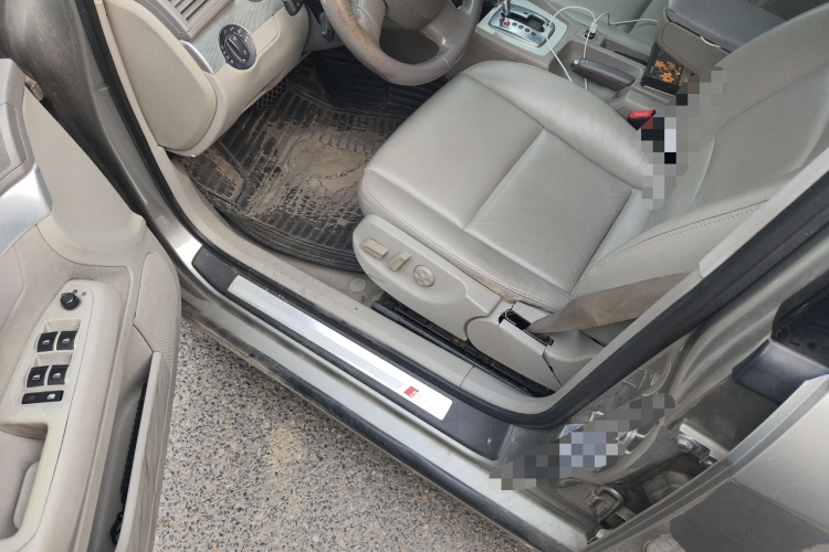 奥迪A4 2008款 1.8T 自动舒适型中控内饰20