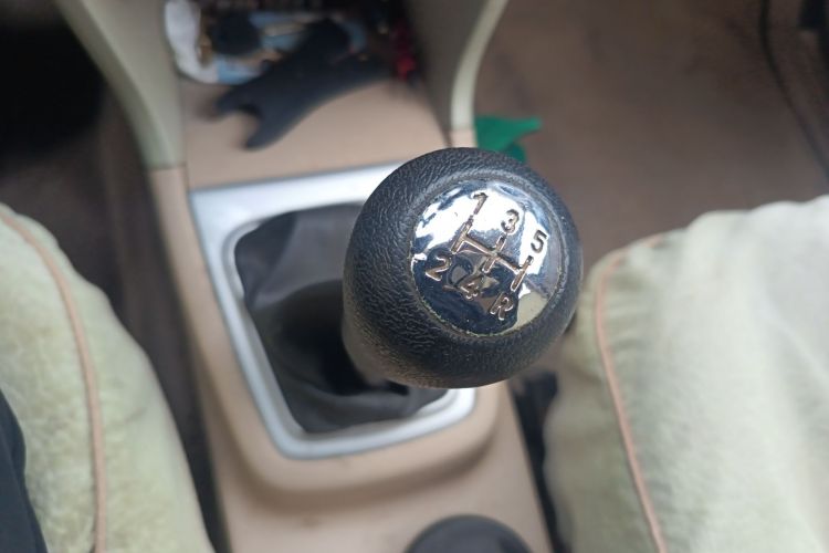 长安凯程 欧诺S 2012款 1.3L精英型中控内饰18