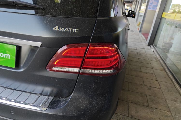 奔驰GLE 2016款 GLE 450 AMG 4MATIC车身外观9