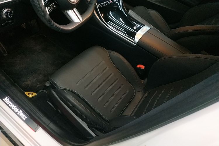 奔驰C级 2023款 改款二 C 260 L 运动版局部细节19