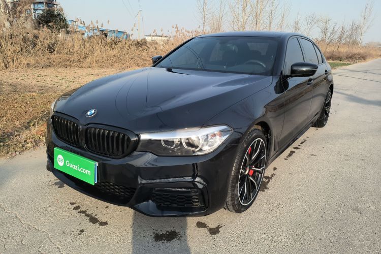 宝马5系 2019款 530Li 领先型 M运动套装车身外观1