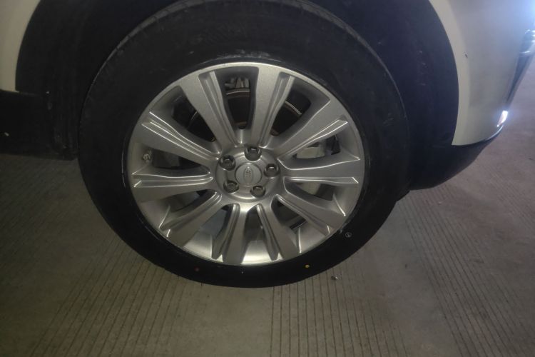 路虎 揽胜极光 2018款 240PS PURE 风尚版车身外观10