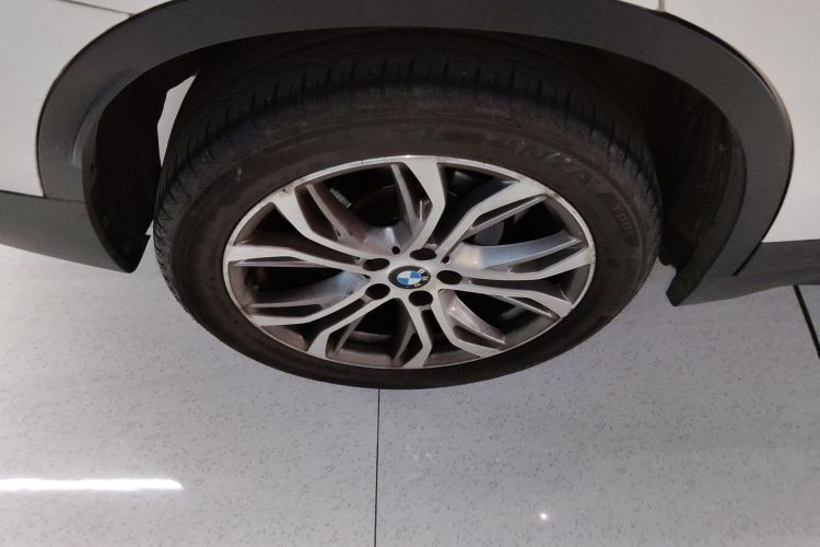 宝马X1 2019款 sDrive20Li 领先型车身外观6008