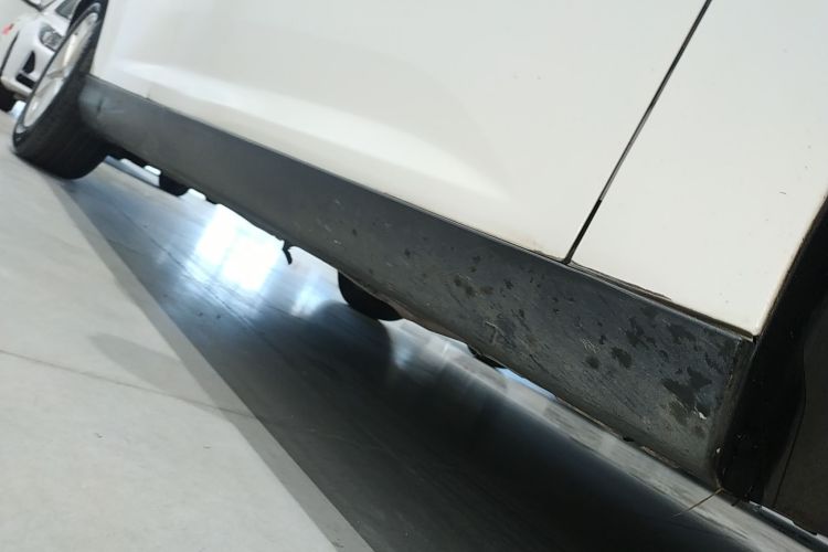 福特 福克斯 2015款 两厢 1.6L 自动风尚型机舱底盘29