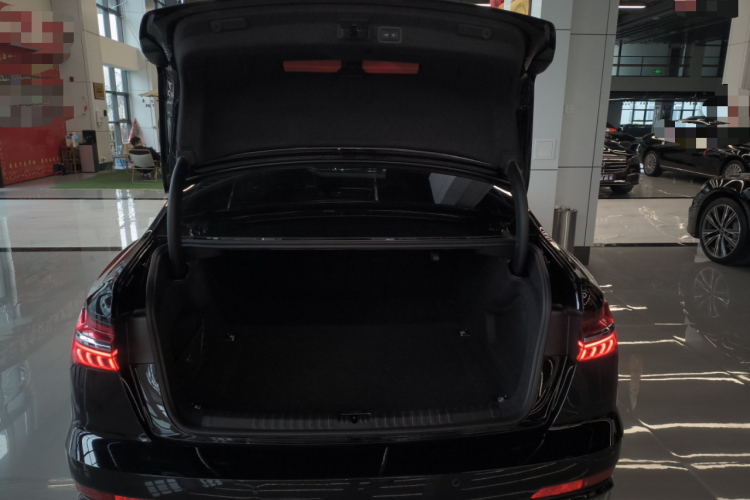 奥迪A6L 2024款 45 TFSI 臻选动感型机舱底盘23