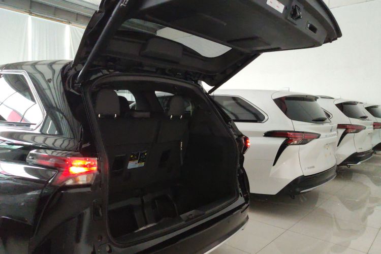 丰田 赛那SIENNA 2026款 2.5L 双擎四驱豪华版机舱底盘23