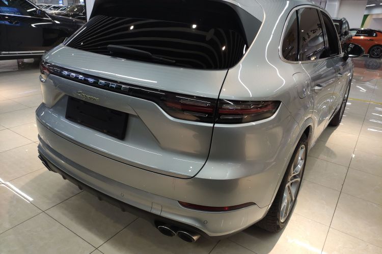 保时捷 Cayenne新能源 2021款 Cayenne E-Hybrid 2.0T车身外观7
