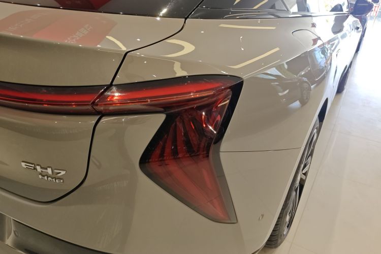 红旗EH7 2024款 760 Pro+ 四驱版车身外观6006